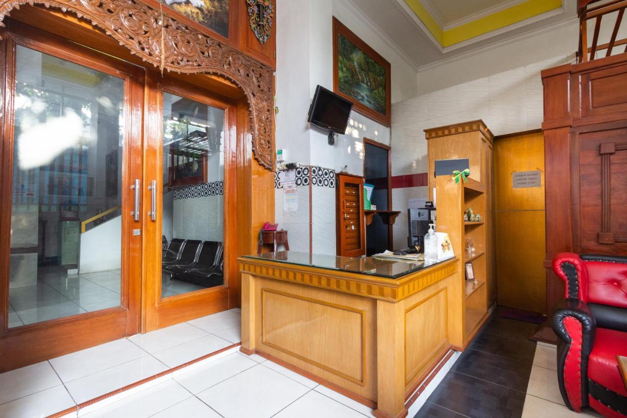Homestay Gayatri Sawojajar Near Univ Negeri Malang Kampus 2 Mitra Reddoorz エクステリア 写真