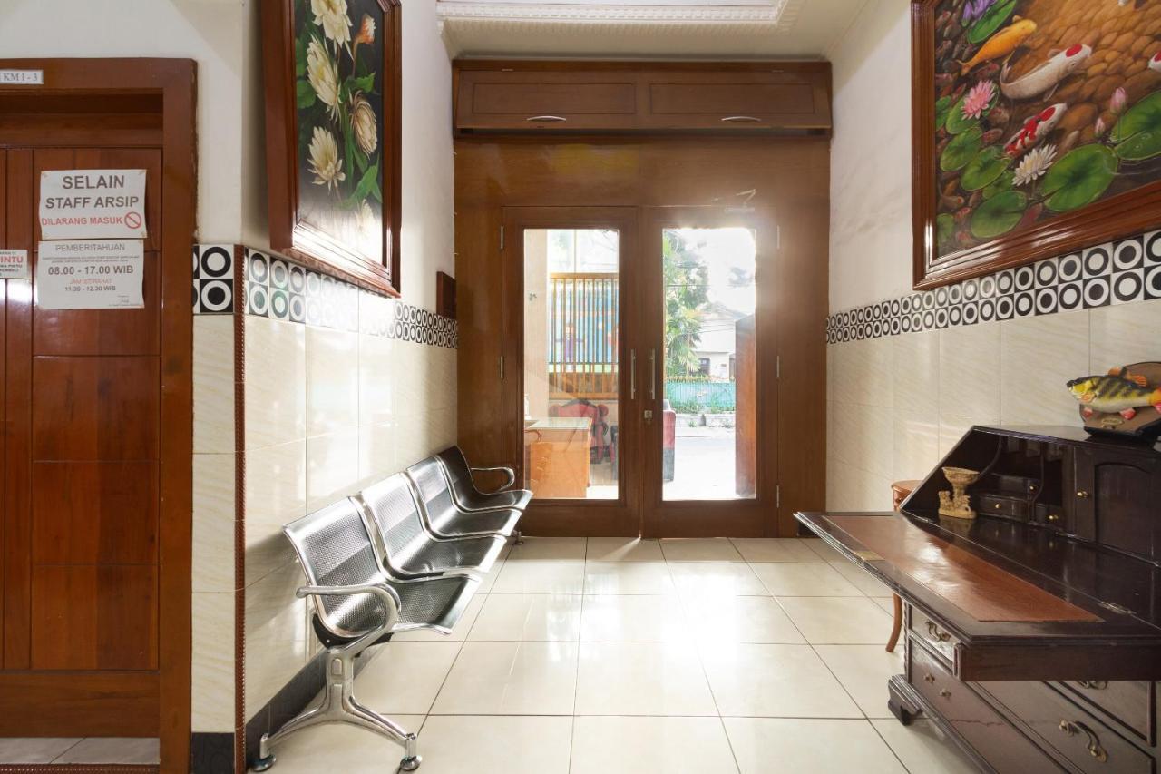 Homestay Gayatri Sawojajar Near Univ Negeri Malang Kampus 2 Mitra Reddoorz エクステリア 写真