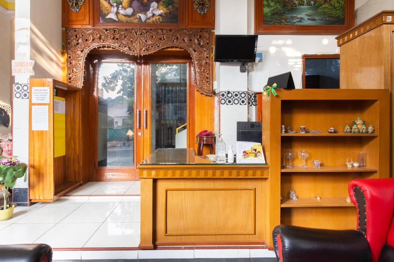 Homestay Gayatri Sawojajar Near Univ Negeri Malang Kampus 2 Mitra Reddoorz エクステリア 写真