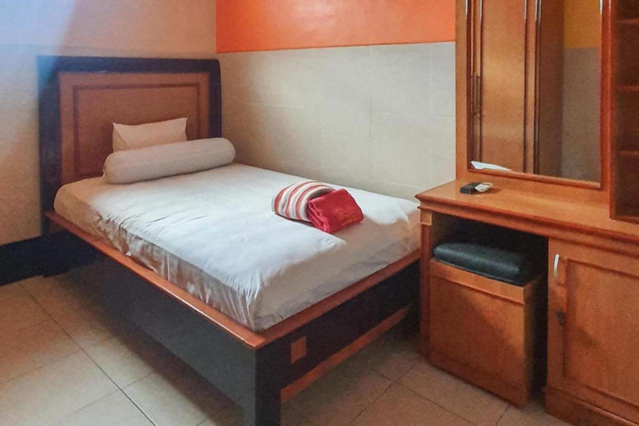 Homestay Gayatri Sawojajar Near Univ Negeri Malang Kampus 2 Mitra Reddoorz エクステリア 写真