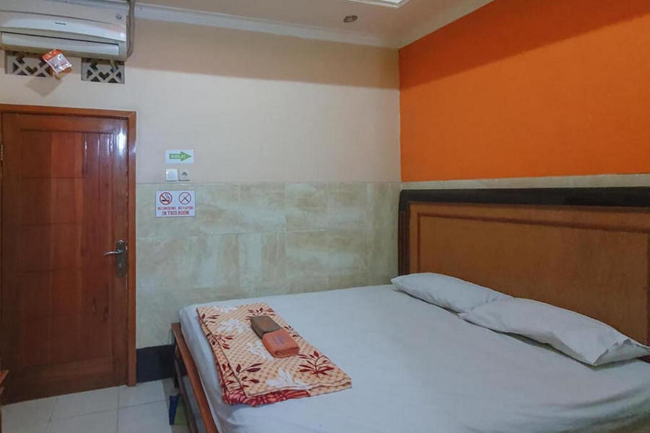 Homestay Gayatri Sawojajar Near Univ Negeri Malang Kampus 2 Mitra Reddoorz エクステリア 写真